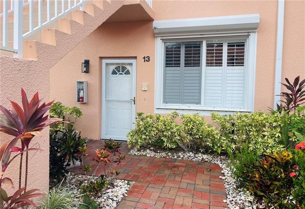 6660 Beach Resort DR # 1013, NAPLES FL 34114-33