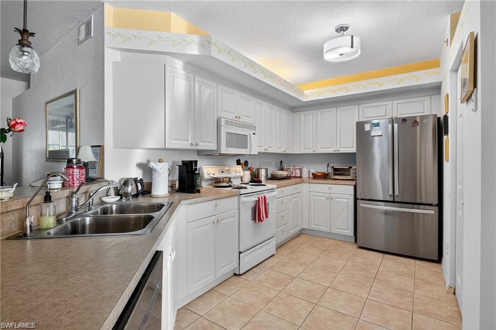 23800 Costa Del Sol RD # 102, ESTERO FL 34135-6