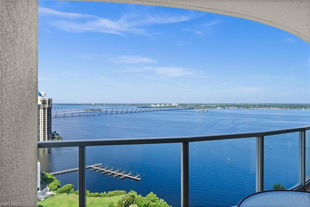 3000 Oasis Grand BLVD 2402-27