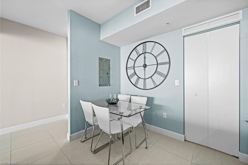 3000 Oasis Grand BLVD 2402-7