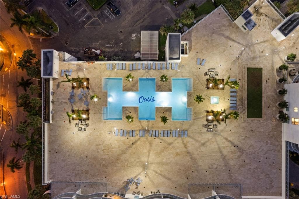 3000 Oasis Grand BLVD 2402-11