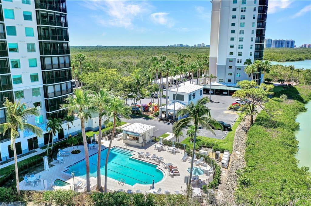 430 Cove Tower DR # 403, NAPLES FL 34110-25