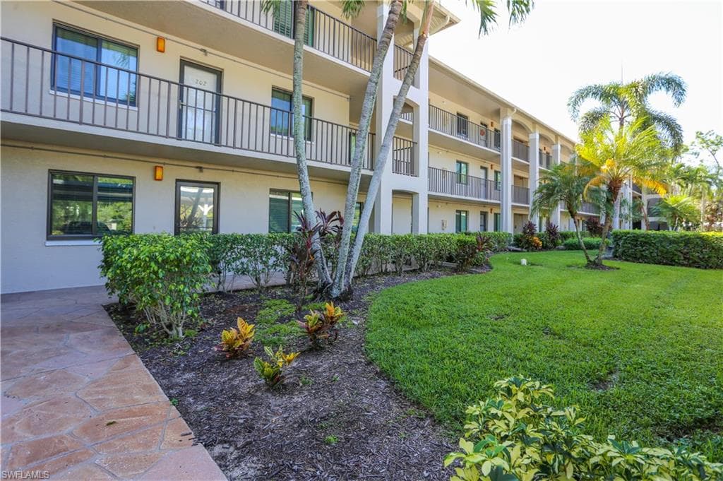 5733 Deauville CIR # G308, NAPLES FL 34112-3