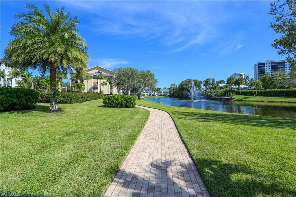360 Horse Creek DR # 108, NAPLES FL 34110-11