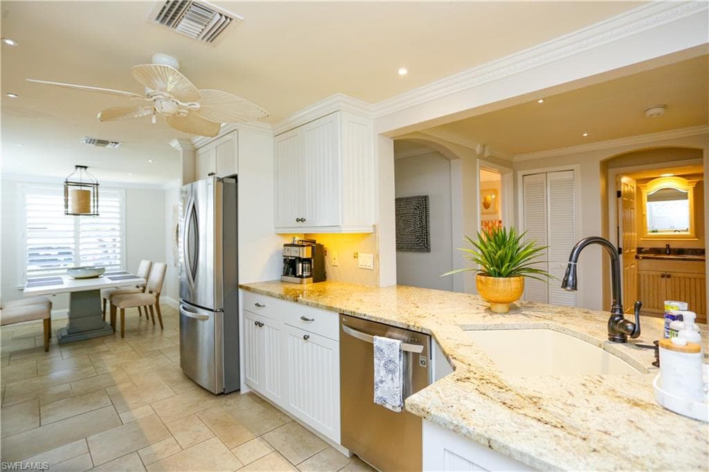 360 Horse Creek DR # 108, NAPLES FL 34110-25