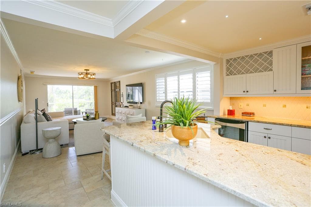 360 Horse Creek DR # 108, NAPLES FL 34110-35