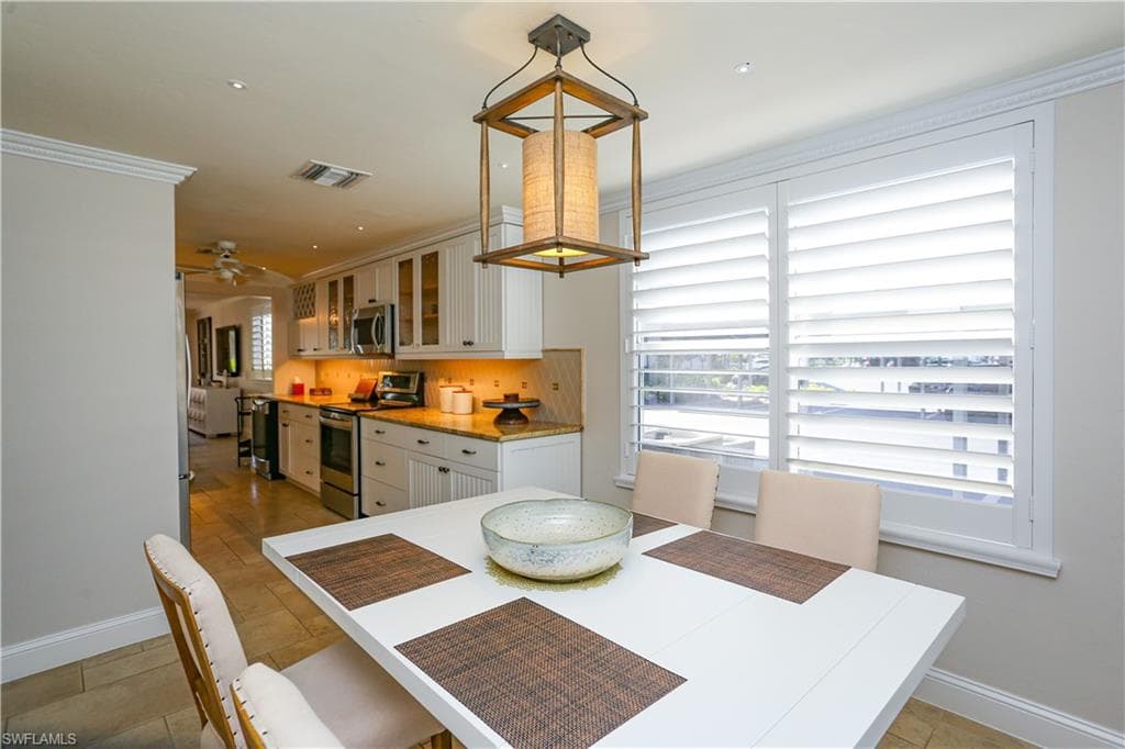 360 Horse Creek DR # 108, NAPLES FL 34110-31