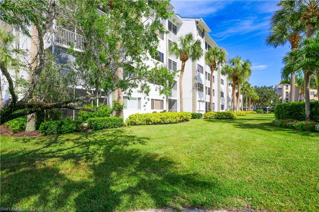360 Horse Creek DR # 108, NAPLES FL 34110-8