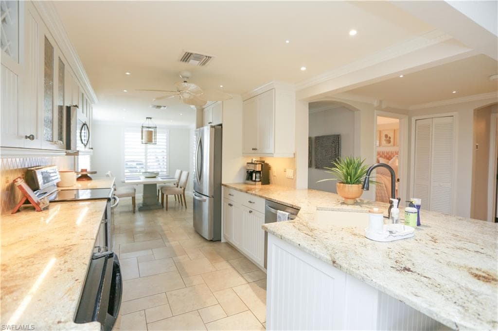 360 Horse Creek DR # 108, NAPLES FL 34110-23