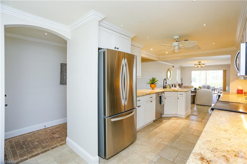 360 Horse Creek DR # 108, NAPLES FL 34110-32