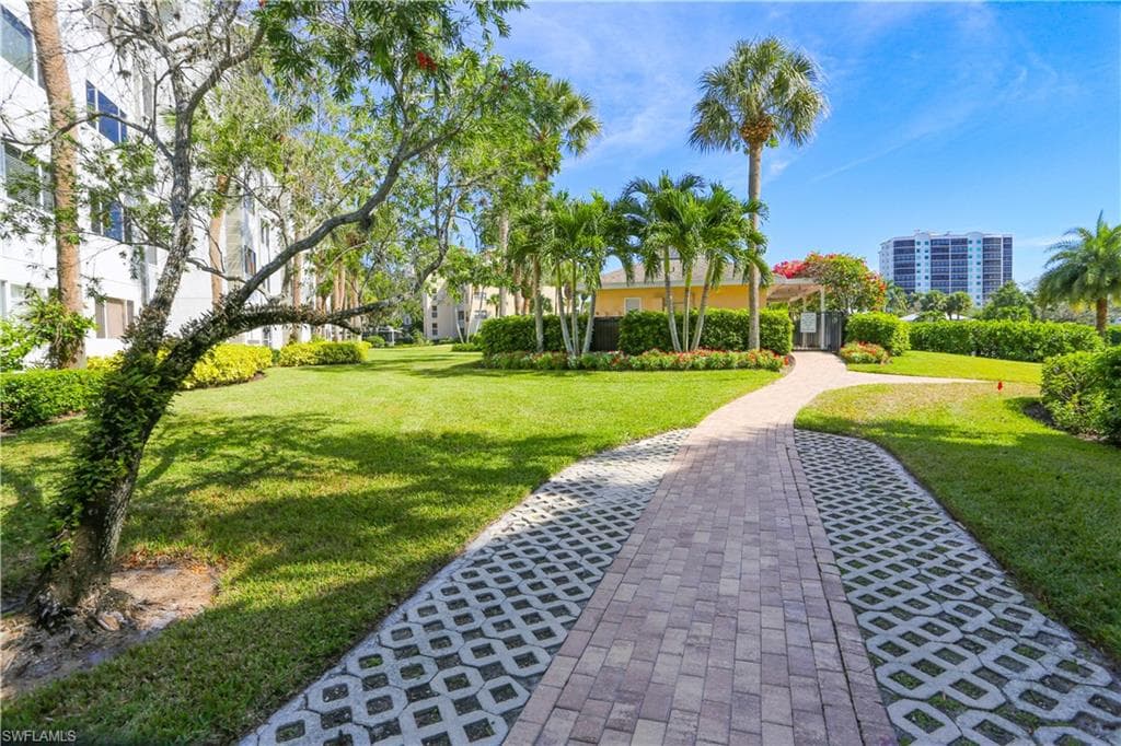 360 Horse Creek DR # 108, NAPLES FL 34110-7