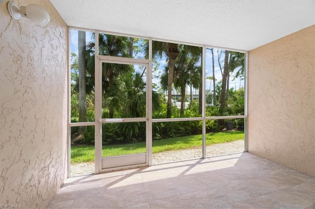 3012 Sandpiper Bay CIR # D101, NAPLES FL 34112-18