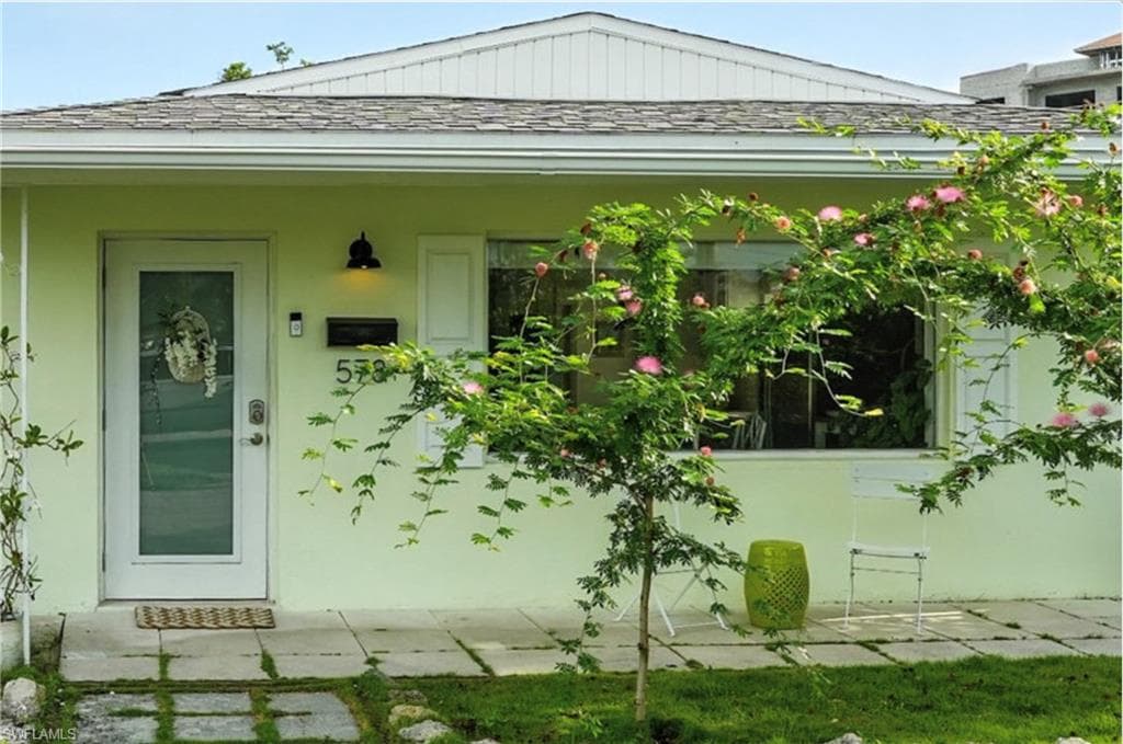 578 14th ST N, NAPLES FL 34102-1