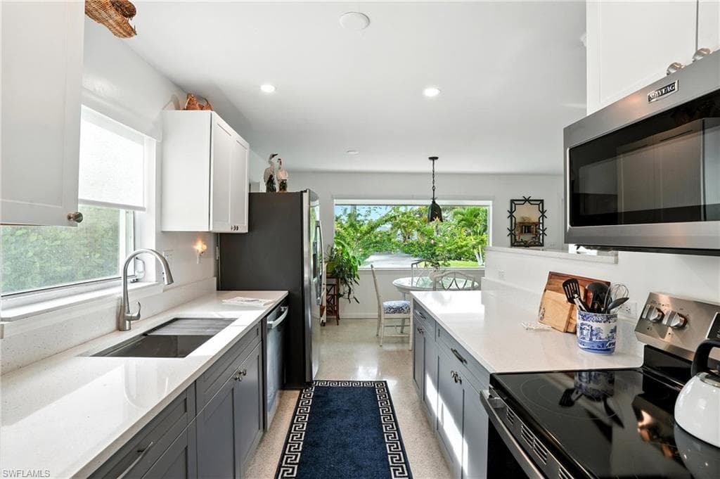 578 14th ST N, NAPLES FL 34102-11