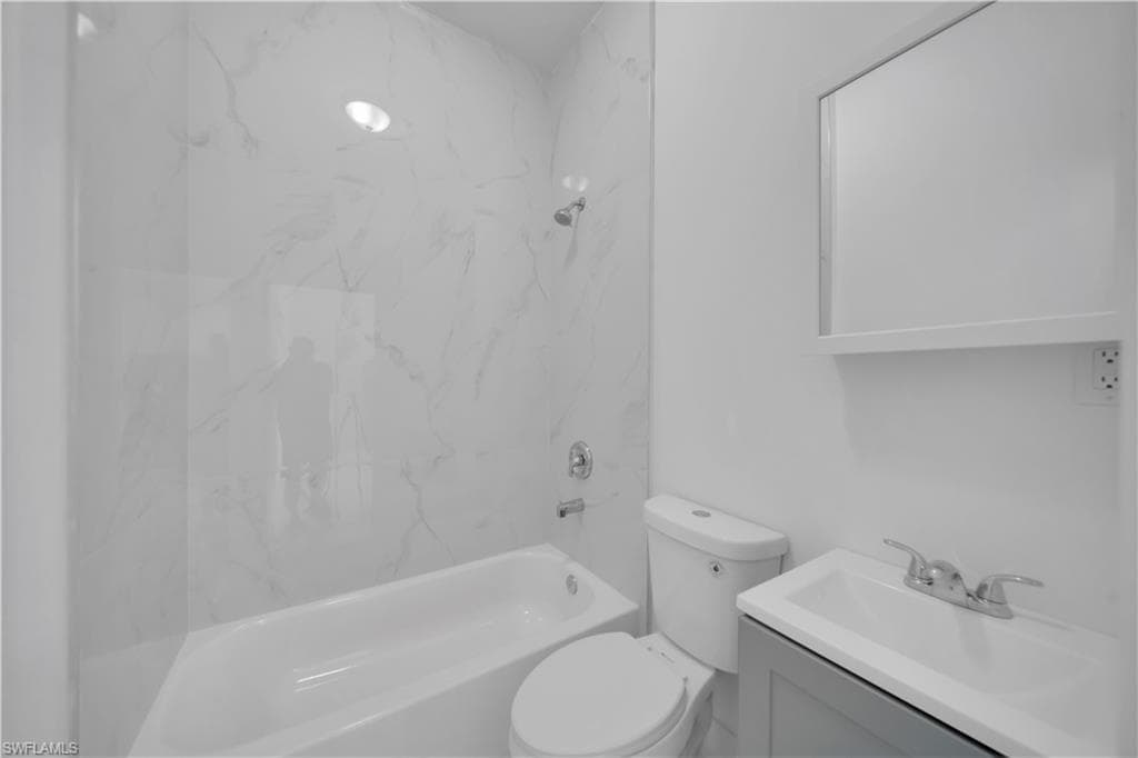 431 Pinafore AVE, LEHIGH ACRES FL 33974-21