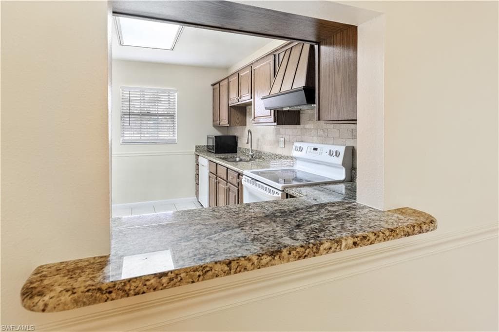 1267 Hazeltine DR, FORT MYERS FL 33919-8