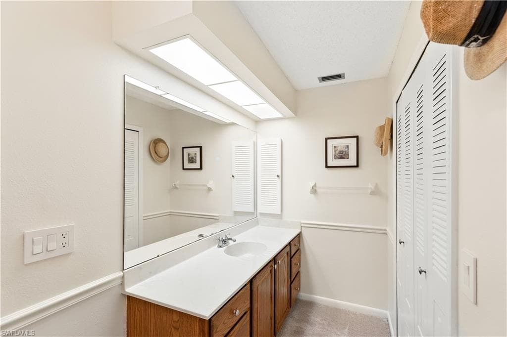 1267 Hazeltine DR, FORT MYERS FL 33919-20