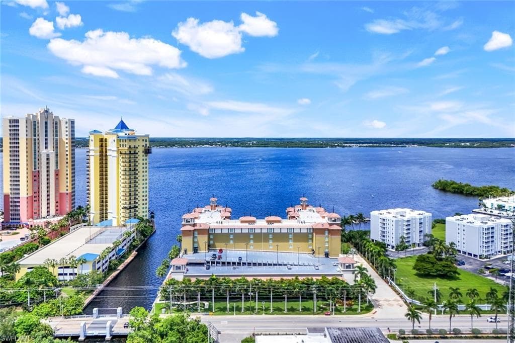 2825 Palm Beach BLVD # 316, FORT MYERS FL 33916-21