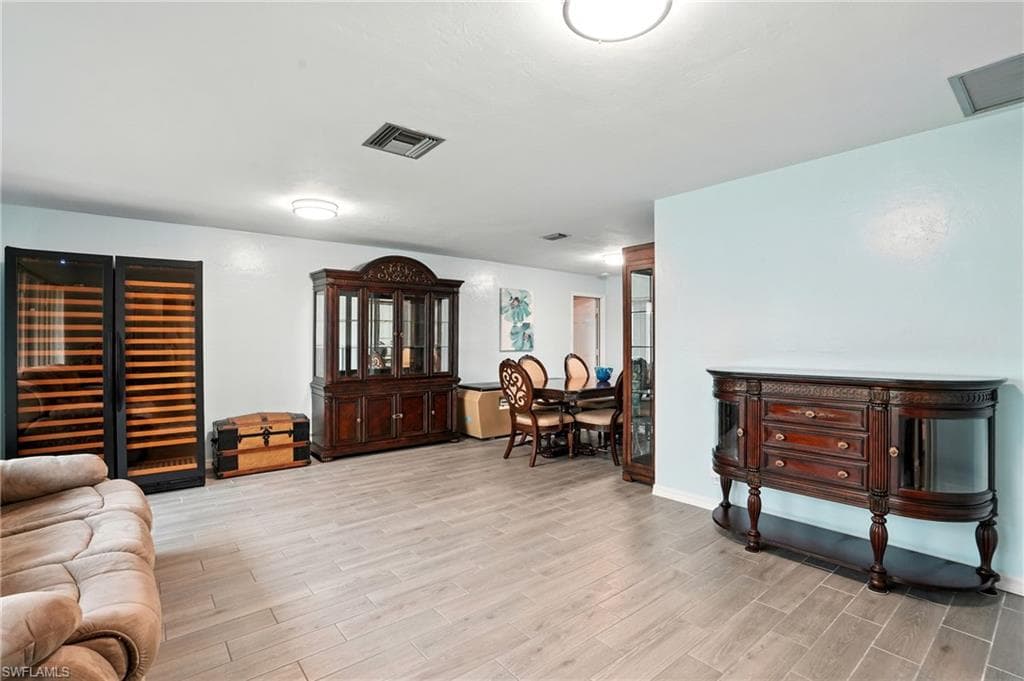 4558 Vinewood CIR, NORTH FORT MYERS FL 33903-21