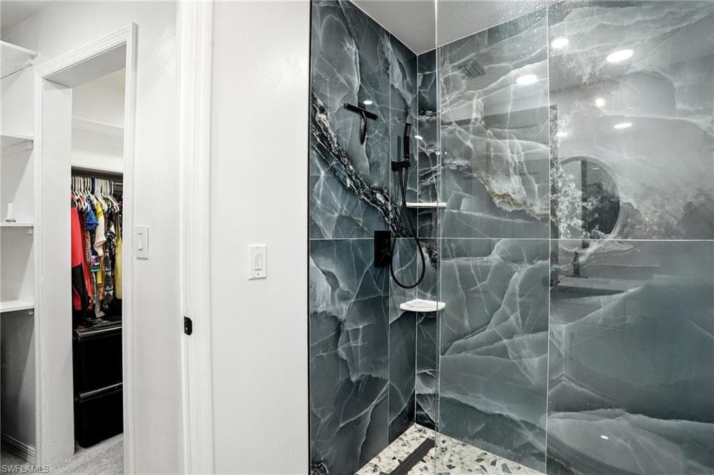 4558 Vinewood CIR, NORTH FORT MYERS FL 33903-28