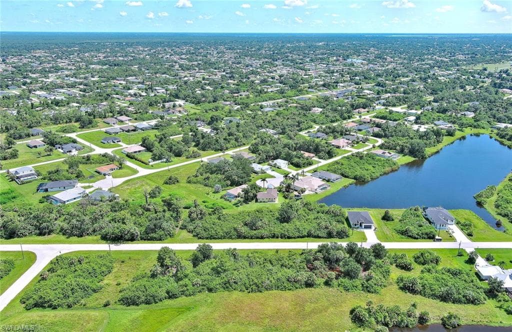 316 Sunset RD, ROTONDA WEST FL 33947-12