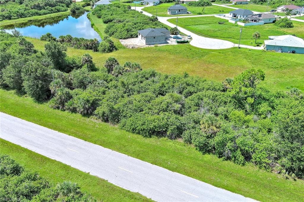 316 Sunset RD, ROTONDA WEST FL 33947-3