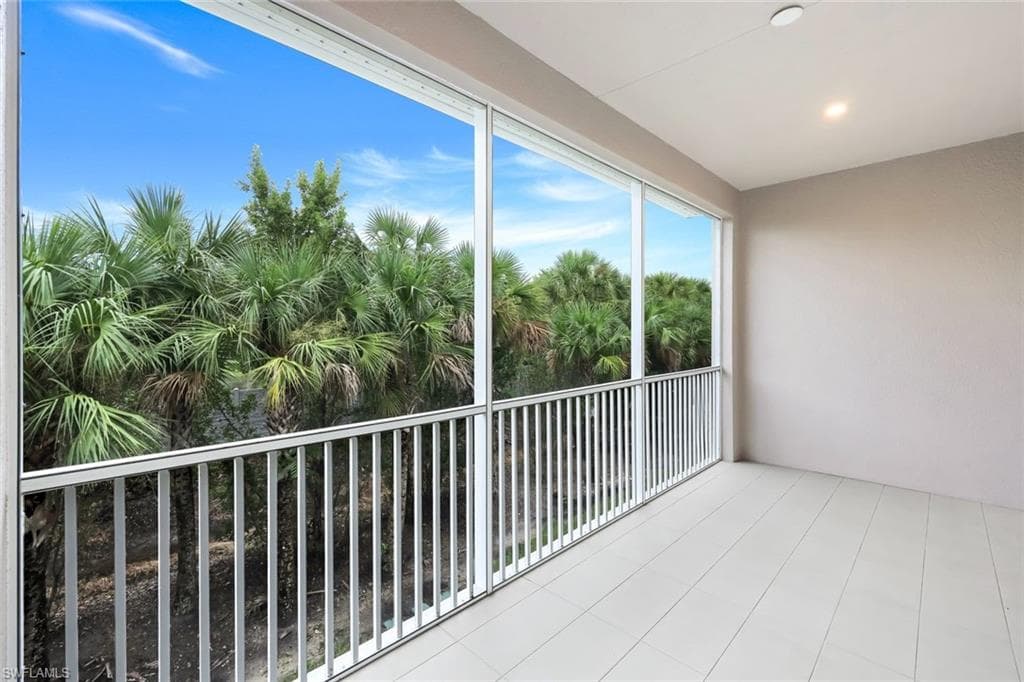 280 Indies DR E 101,102,201,202-38