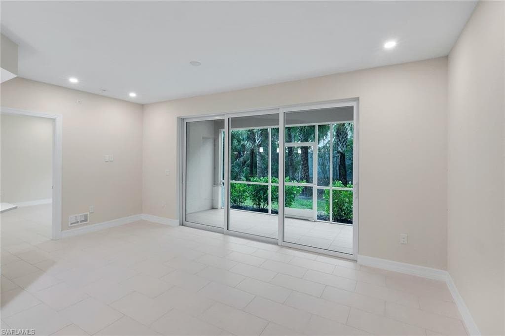 280 Indies DR E 101,102,201,202-31