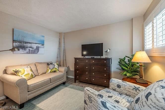 1300 Gulf Shore BLVD N # 505, NAPLES FL 34102-11