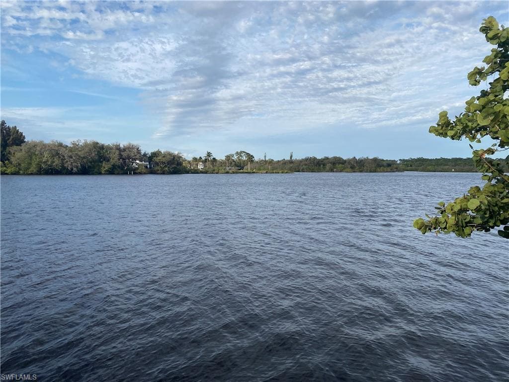 2029 Clarke AVE, FORT MYERS FL 33905-48