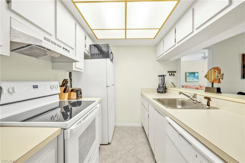 4287 27th CT SW # 202, NAPLES FL 34116-12