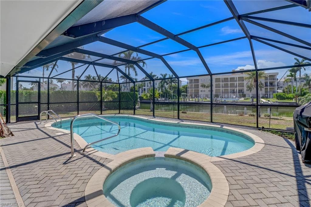 1823 Hurricane Harbor LN, NAPLES FL 34102-26