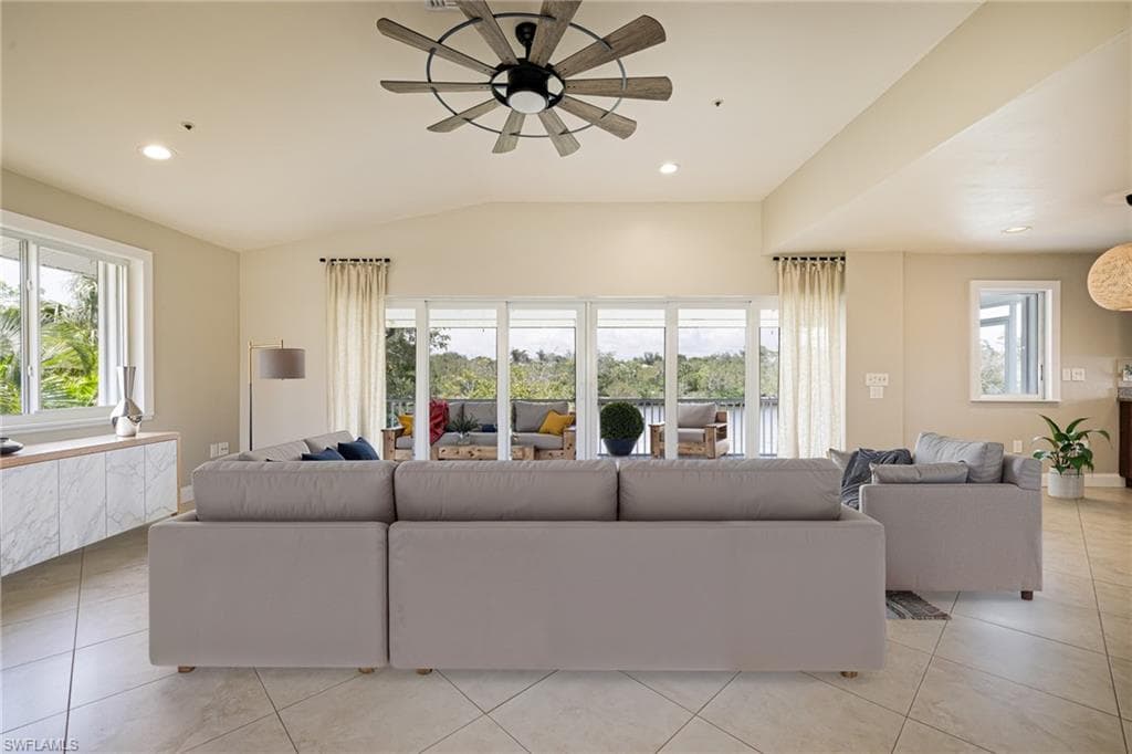 3968 Aloha LN, BONITA SPRINGS FL 34134-8