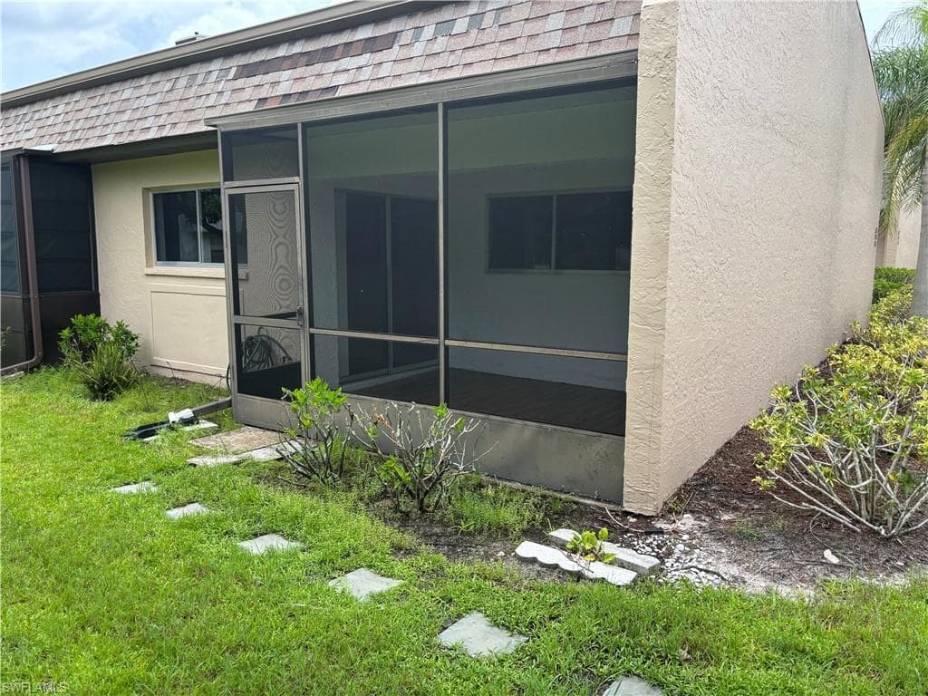 9303 Lennex LN, FORT MYERS FL 33919-4