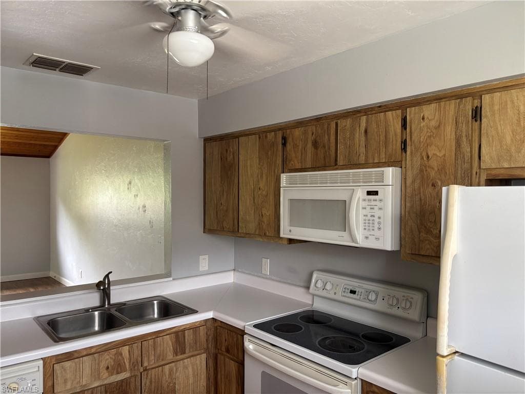 9303 Lennex LN, FORT MYERS FL 33919-10