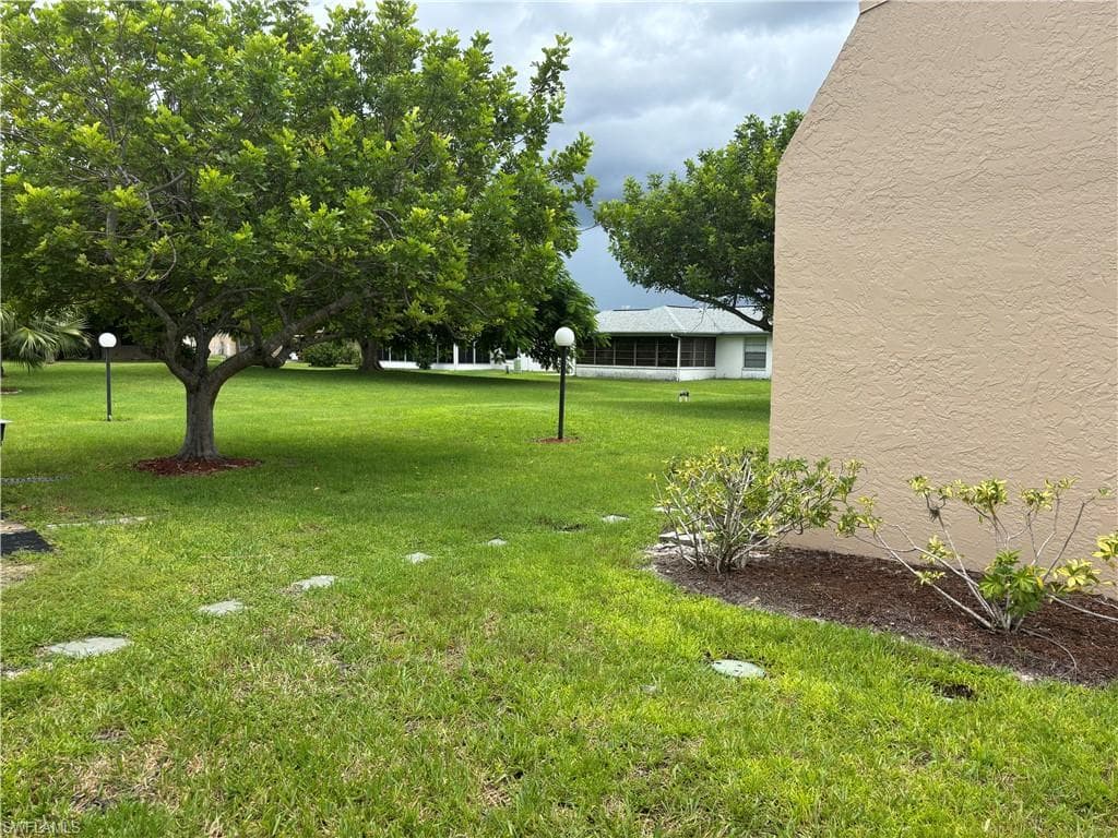 9303 Lennex LN, FORT MYERS FL 33919-3