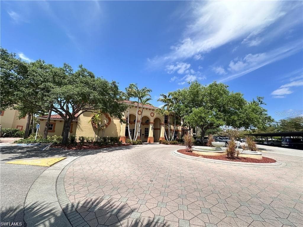 7915 Preserve CIR # 214, NAPLES FL 34119-22