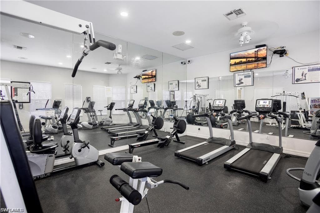 7915 Preserve CIR # 214, NAPLES FL 34119-25