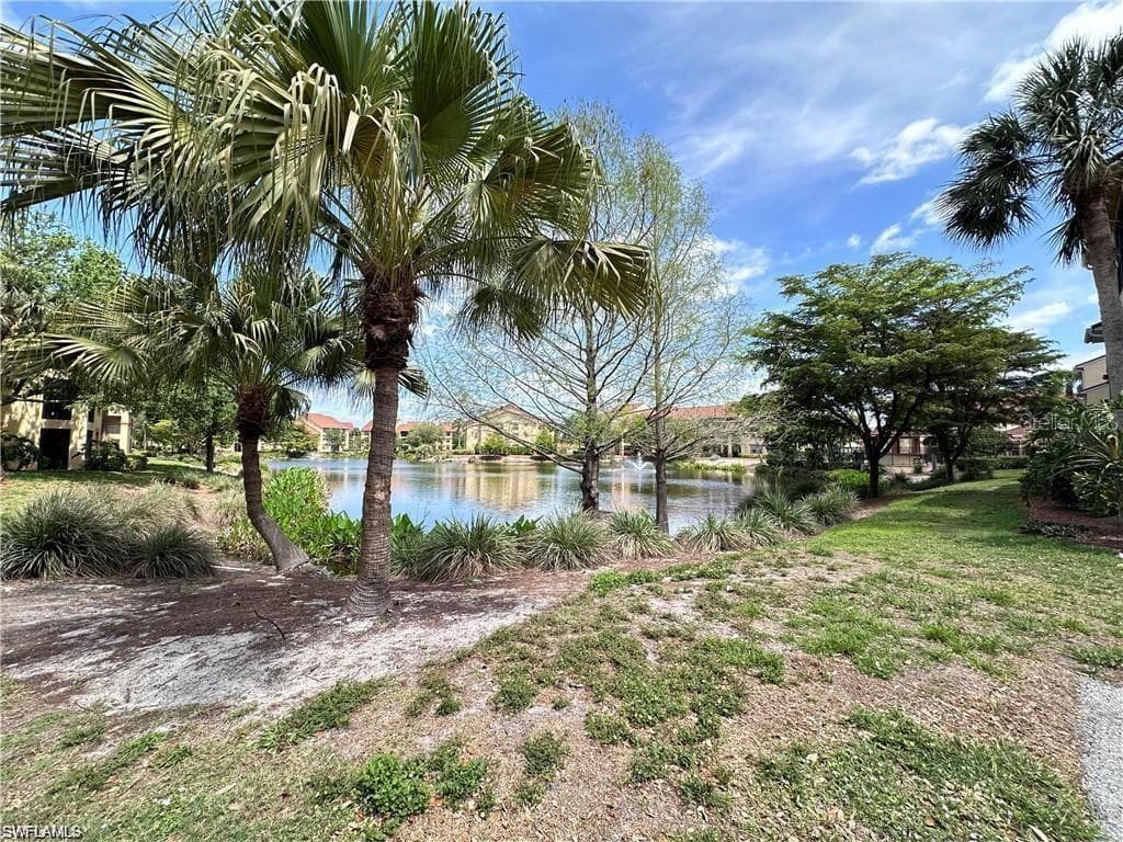 7915 Preserve CIR # 214, NAPLES FL 34119-30