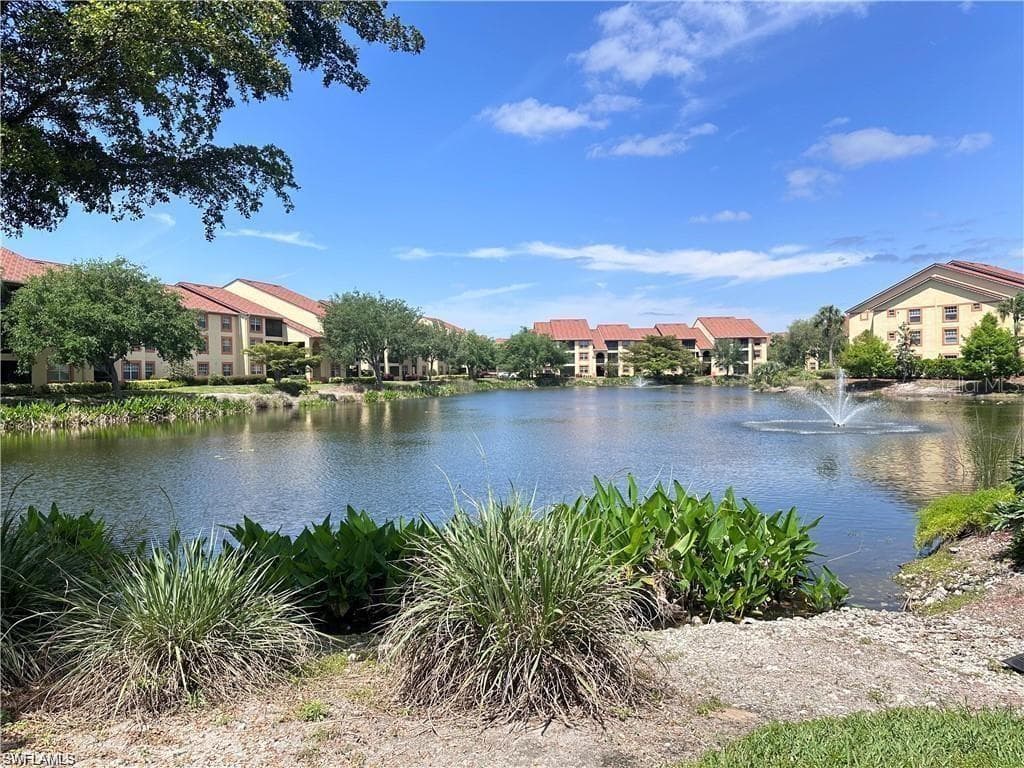 7915 Preserve CIR # 214, NAPLES FL 34119-24