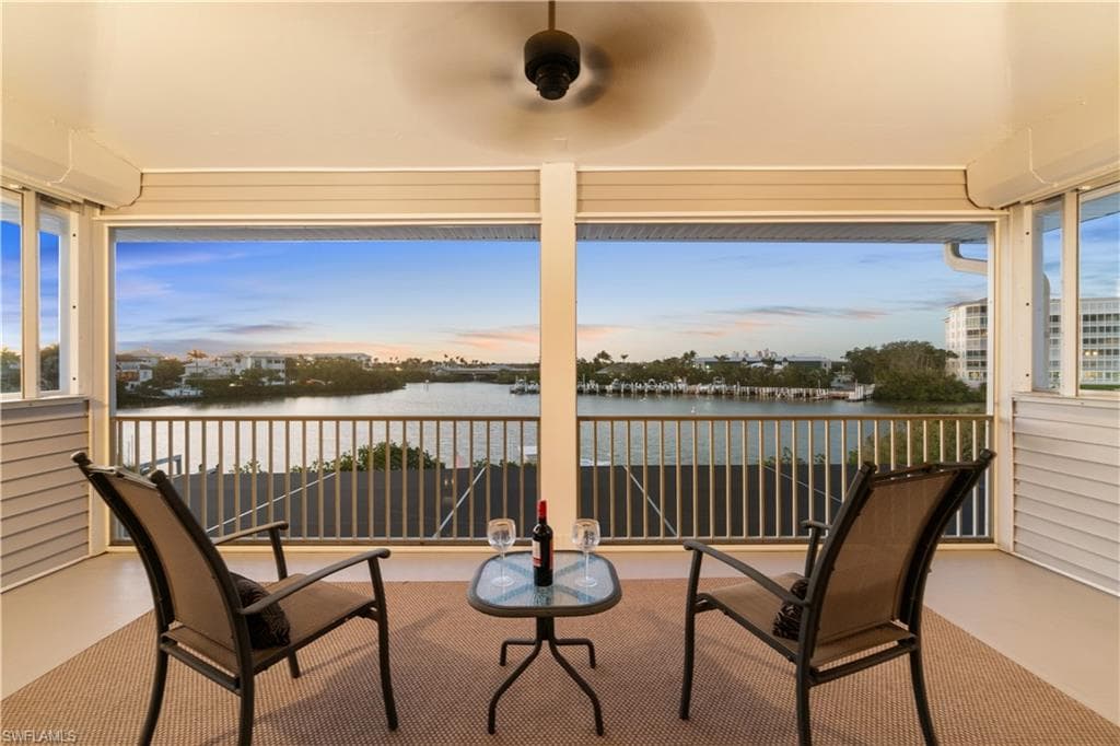 197 San Mateo DR-22