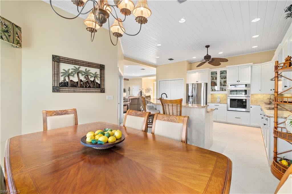 197 San Mateo DR-12