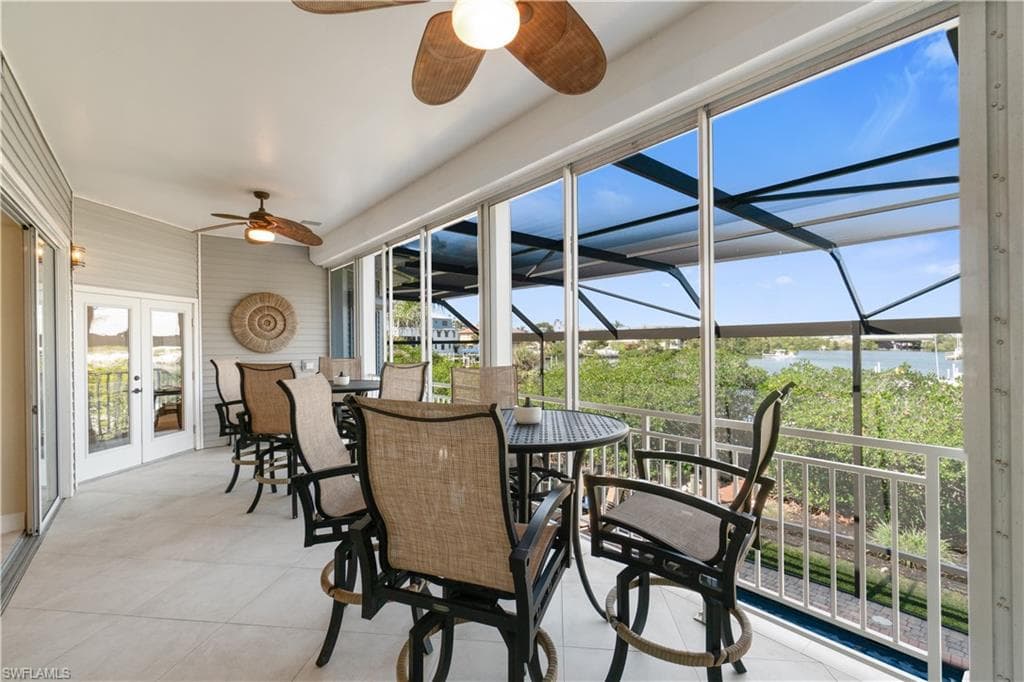 197 San Mateo DR-16