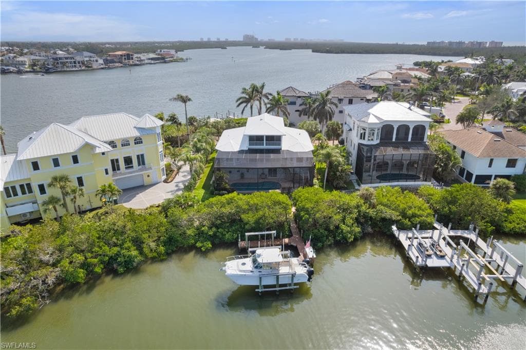 197 San Mateo DR-46