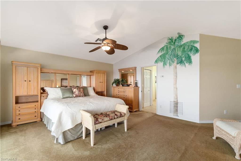 197 San Mateo DR-19