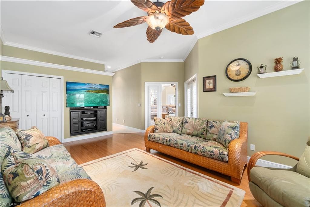 197 San Mateo DR-29