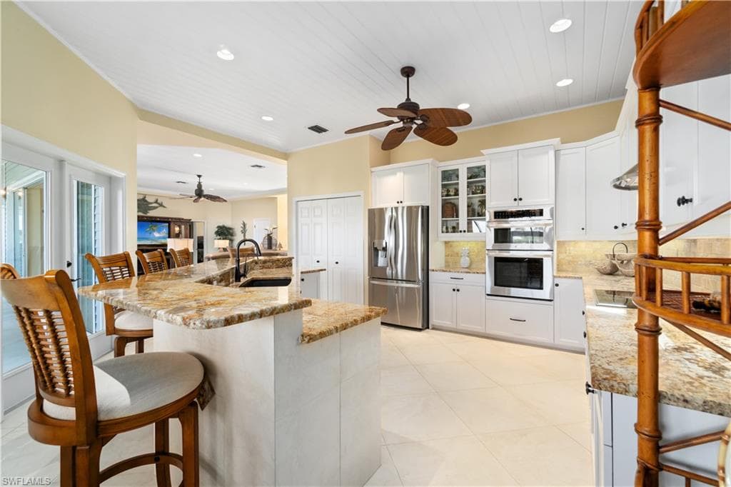 197 San Mateo DR-10