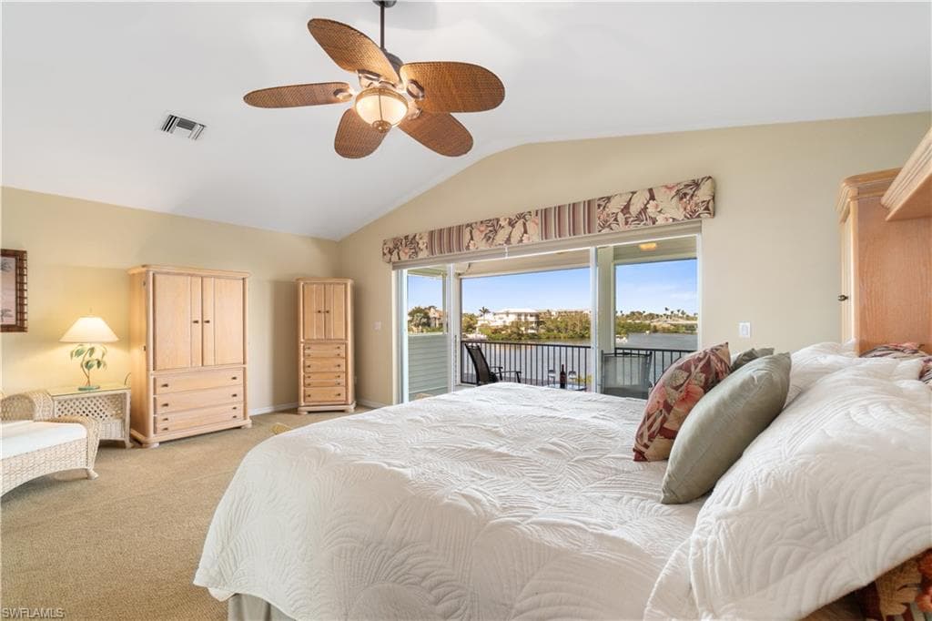 197 San Mateo DR-18