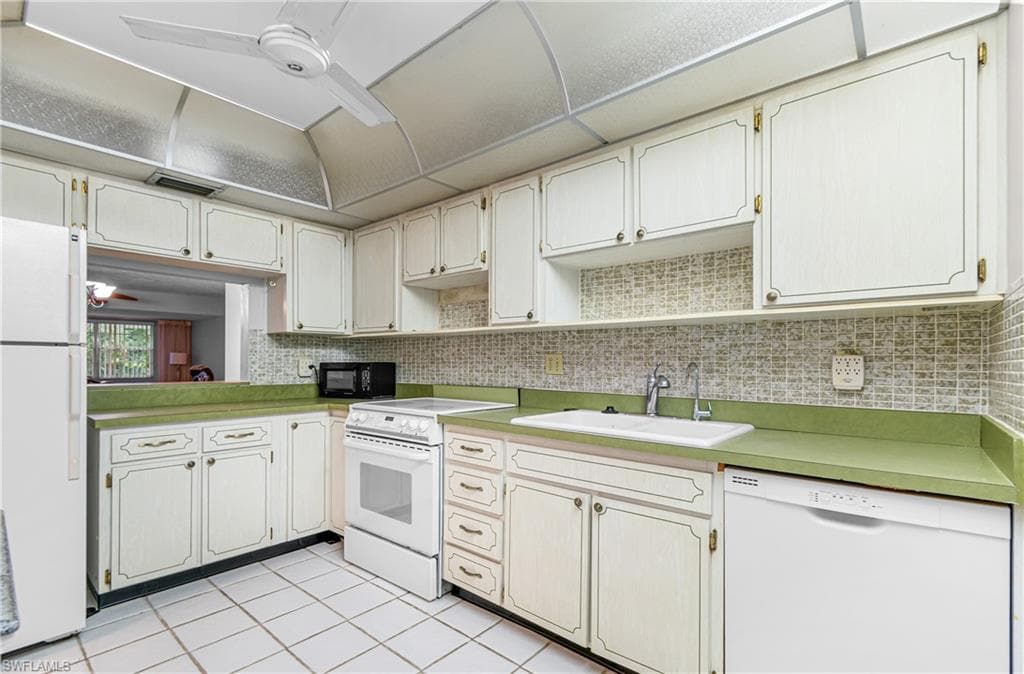 1830 Brantley RD # 203, FORT MYERS FL 33907-8