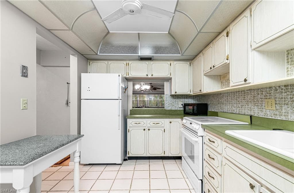 1830 Brantley RD # 203, FORT MYERS FL 33907-10